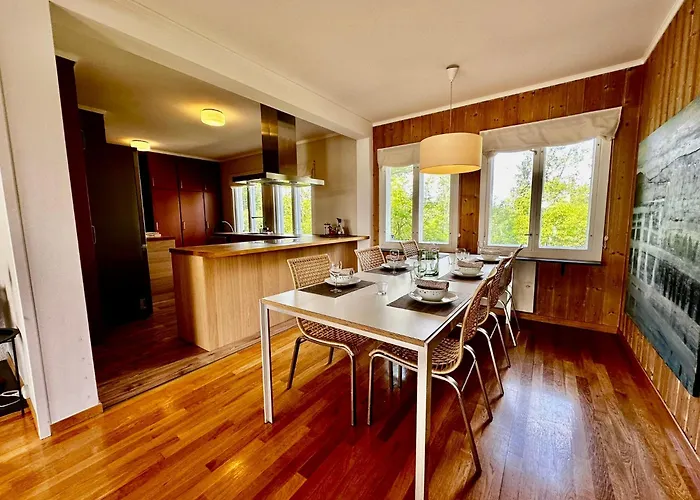 Waterfront House With Sun Day *