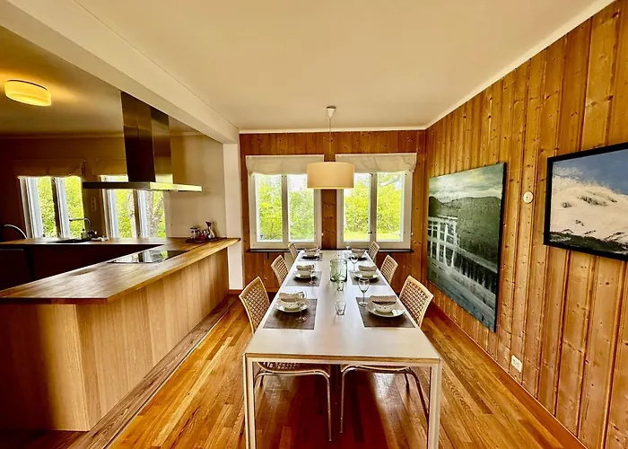 Waterfront House With Sun Day Semesterbostad *