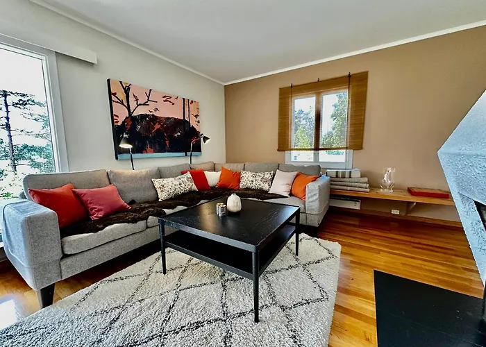 Semesterbostad Waterfront House With Sun Day