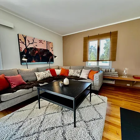 別荘 Waterfront House With Sun Day